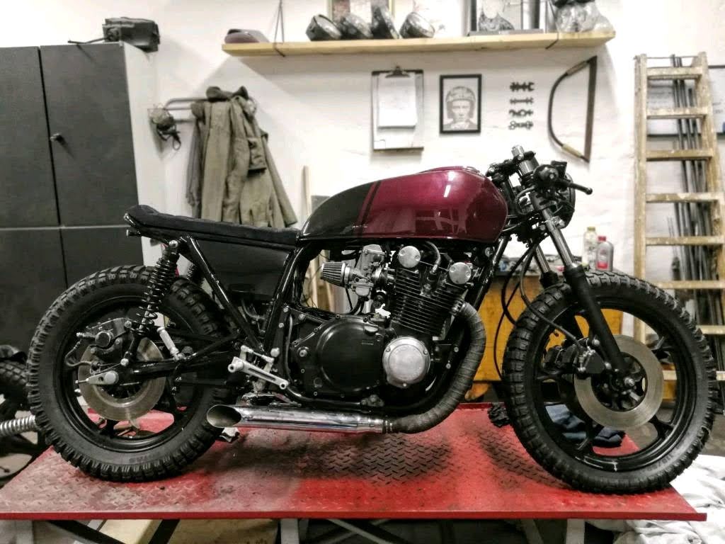 Ikonic bikes caferacer