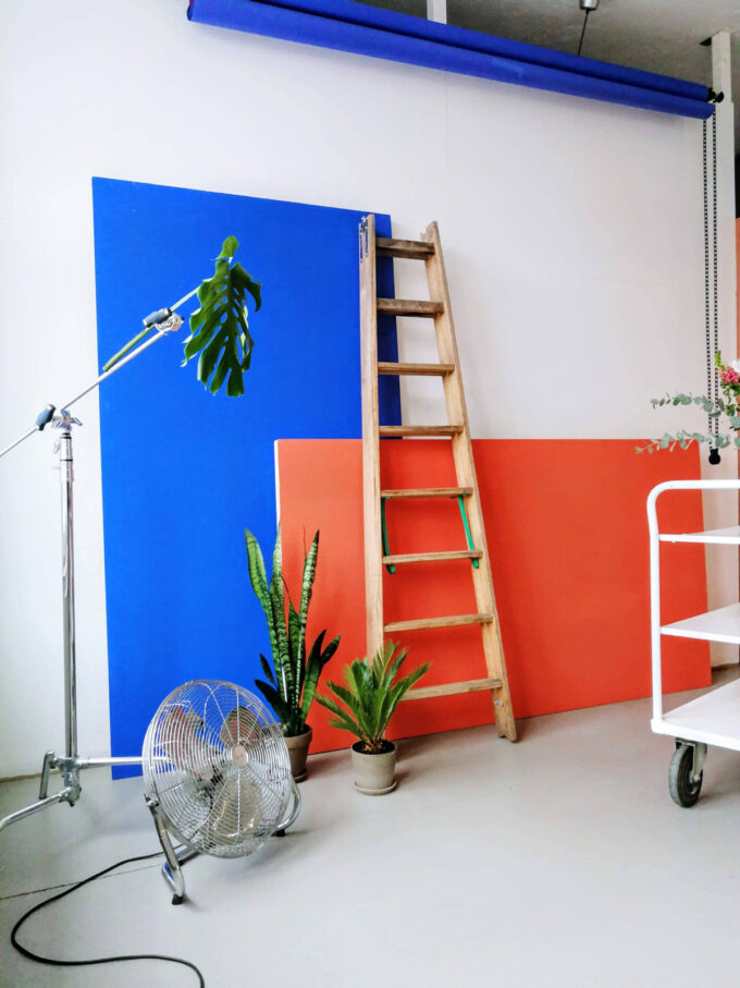 Ikonic photostudio rental and eventlocation in berlin with many props